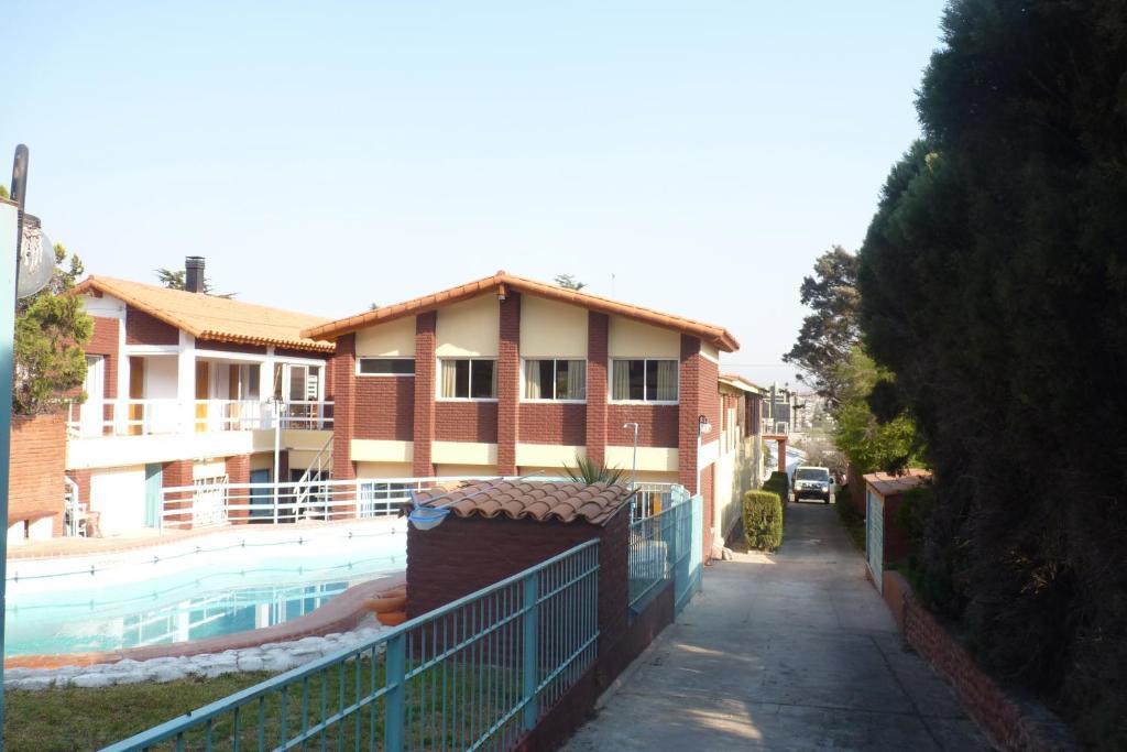 Hotel Aoma Villa Carlos Paz Extérieur photo