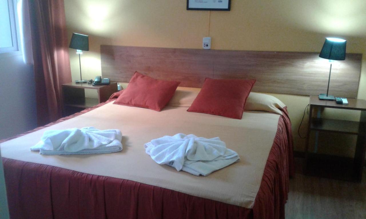 Hotel Aoma Villa Carlos Paz Extérieur photo